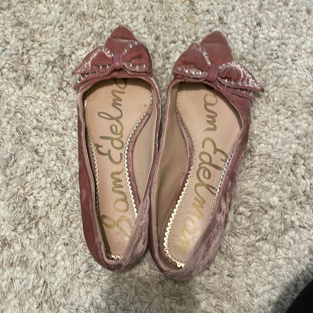 Same Edelman 8.5 studded bow pink velvet flats